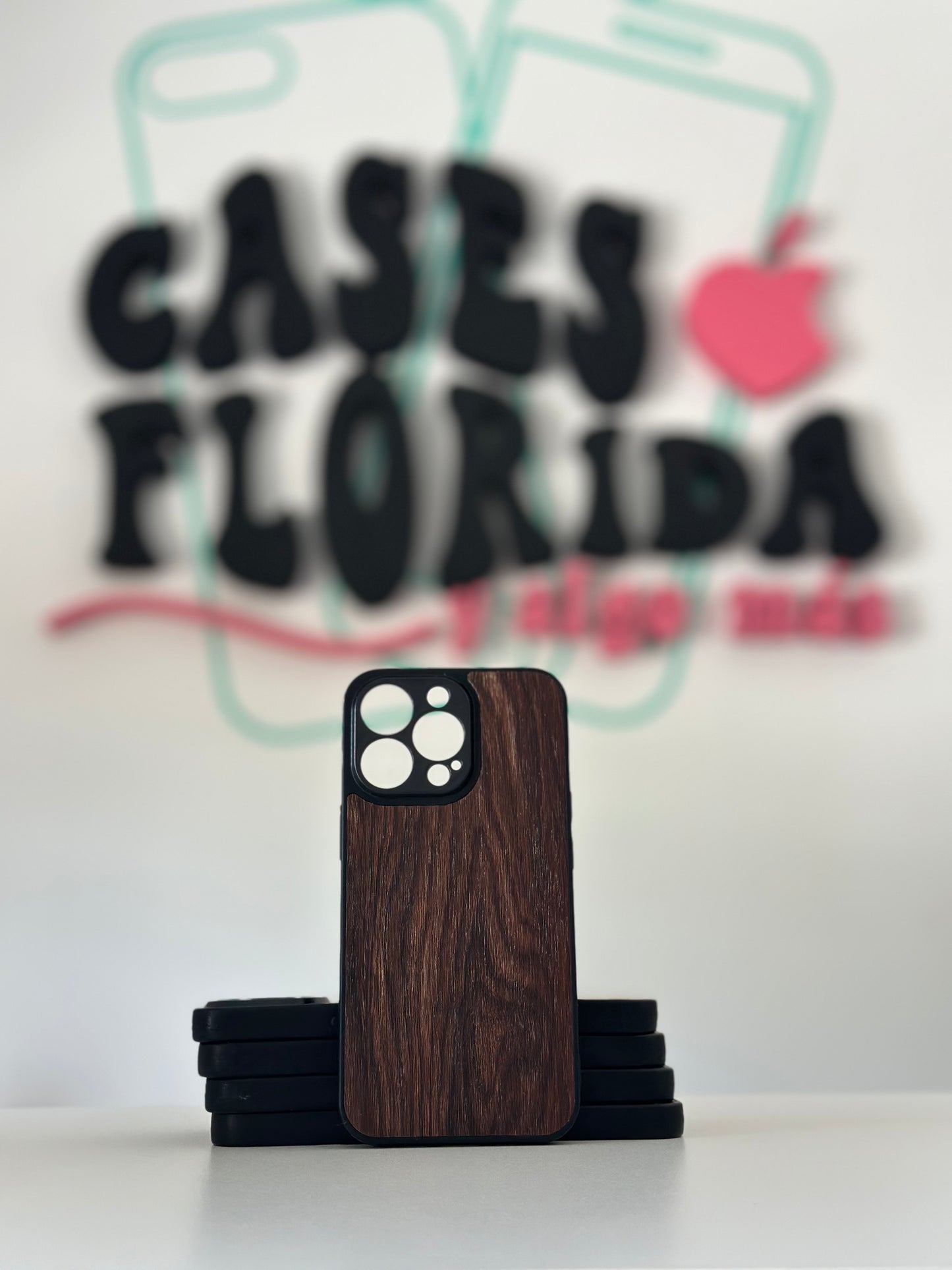 Case de plástico con diseño de madera