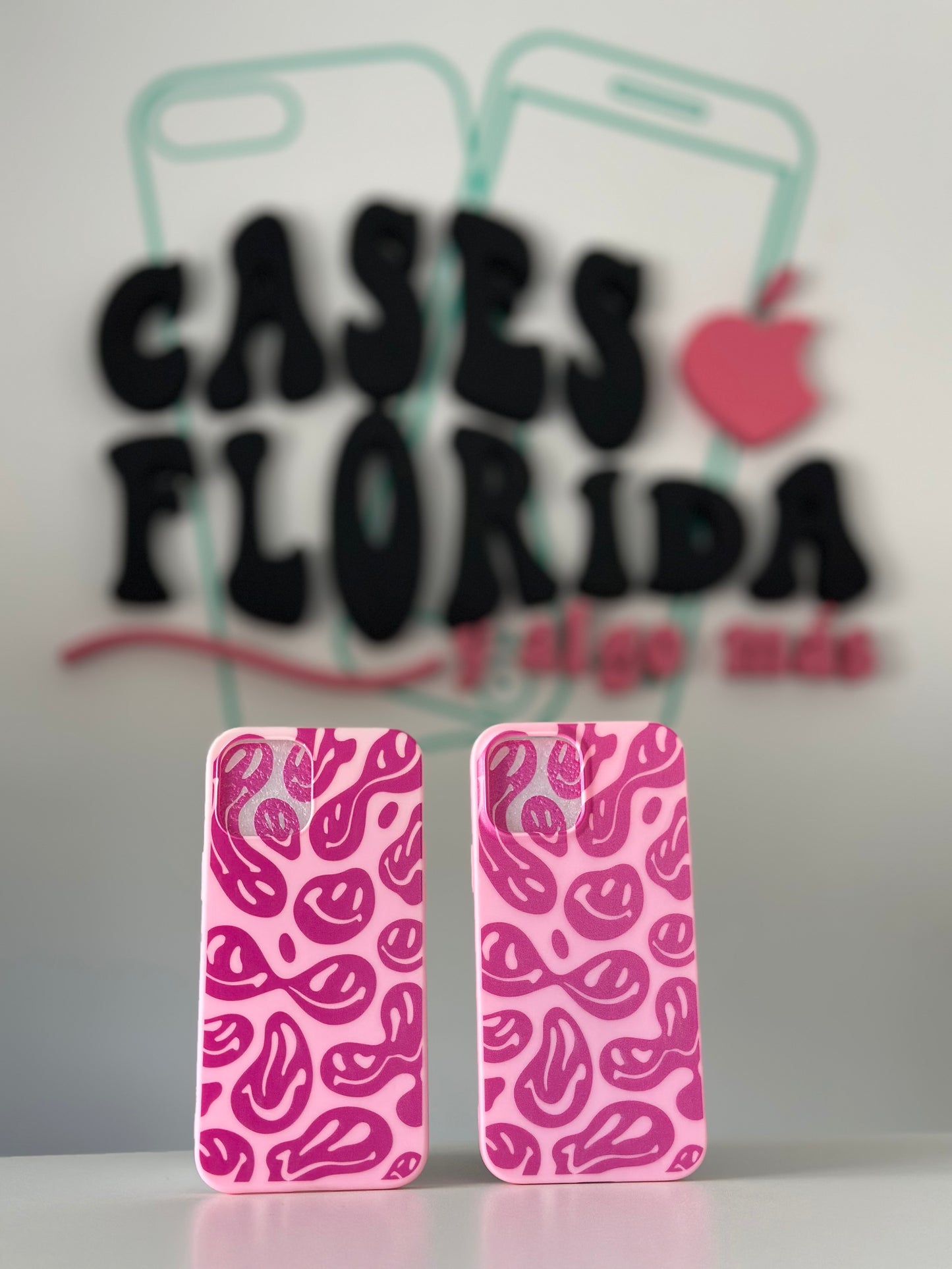 Case Happy face. Rosa con fucsia