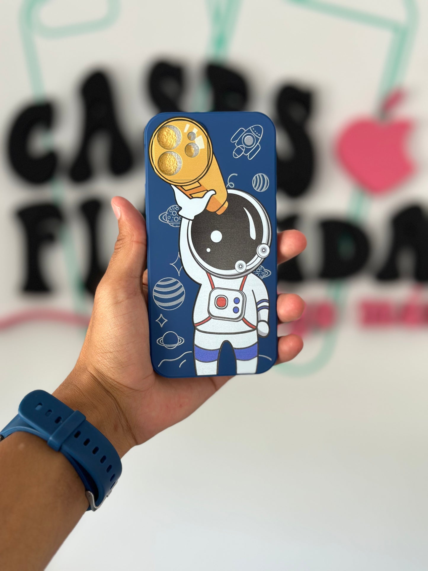 Case astronauta azul